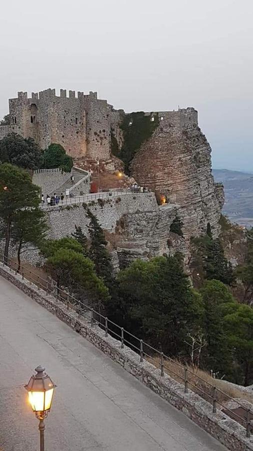 B&B Gli Ontani Trapani Bagian luar foto
